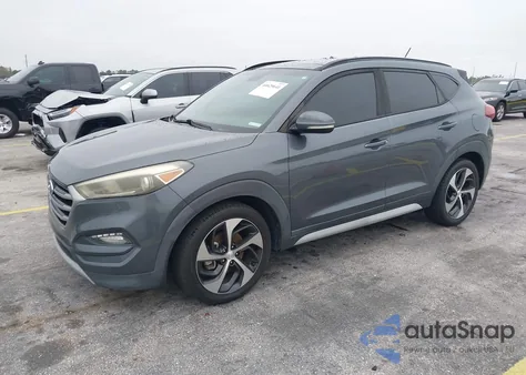 2017 Hyundai Tucson Value z USA, uszkodzony, nr VIN KM8J33A21HU560817